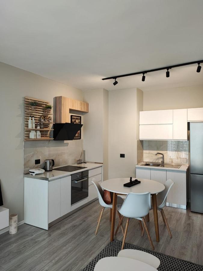 Cozy Central Tirana Apartments Ngoại thất bức ảnh